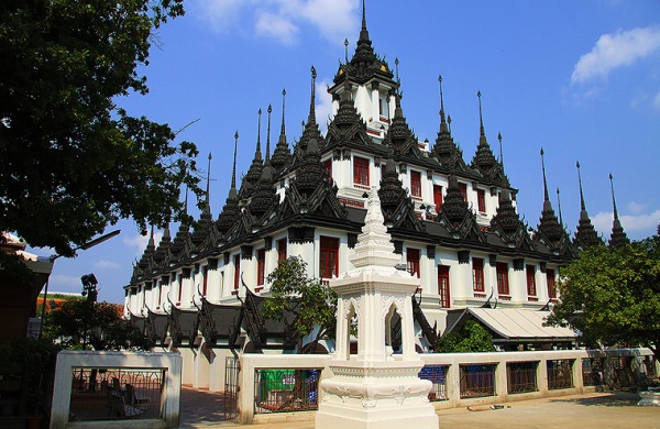 Du-Lịch-Hành-Hương-Thái-Lan-chùa-Wat-Ratchanaddaram